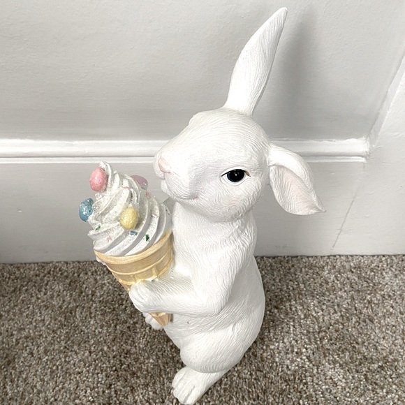 NWOT - Sweet Treats Bunny with Ice cream Easter - Picture 3 of 10